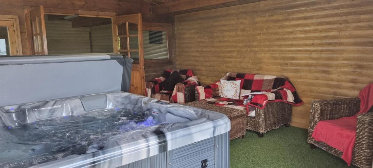 Grace'S Place With Hot Tub & Games Room Carrickfergus Luaran gambar
