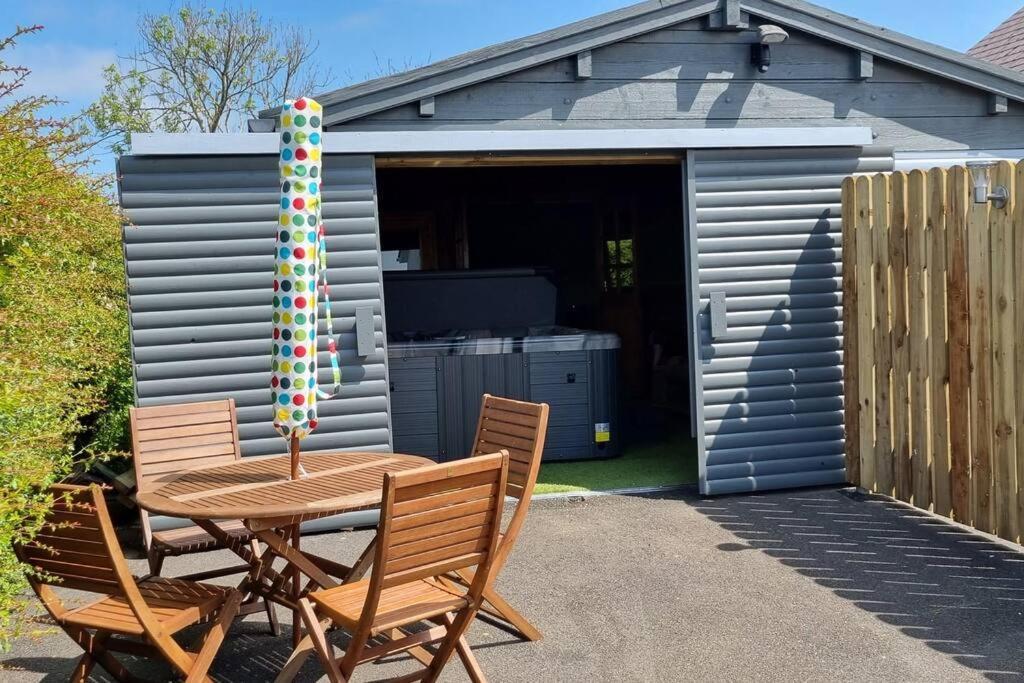 Grace'S Place With Hot Tub & Games Room Carrickfergus Luaran gambar