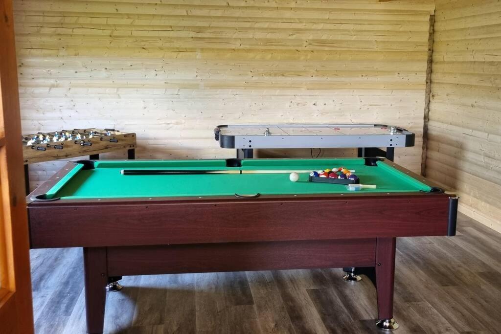Grace'S Place With Hot Tub & Games Room Carrickfergus Luaran gambar
